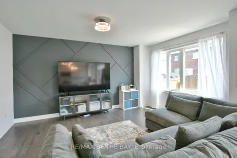 41 Autumn Dr, Wasaga Beach, ON L9Z 1J9