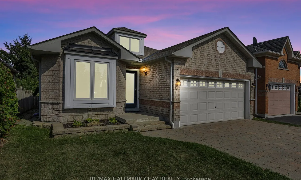 3 Duval Dr, Barrie, ON L4M 6V2