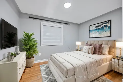 3 Duval Dr, Barrie, ON L4M 6V2