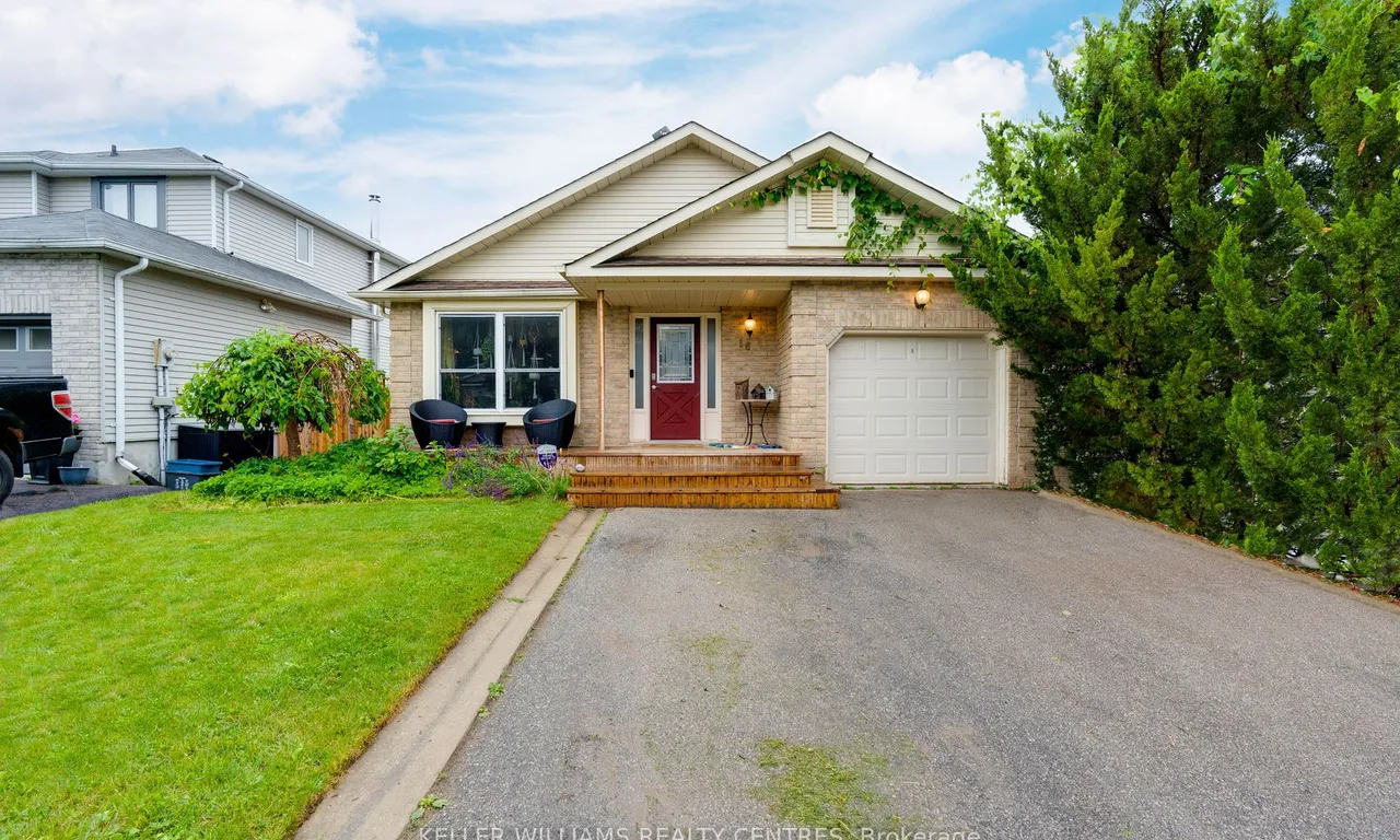16 Gosney Cres, Barrie, ON L4N 6T6