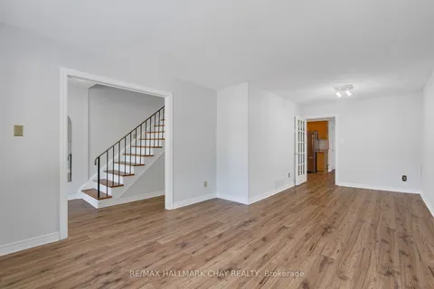 65 Daphne Cres, Barrie, ON L4M 2Y7