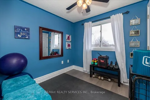 8 Wells Cres, Barrie, ON L4N 5W5