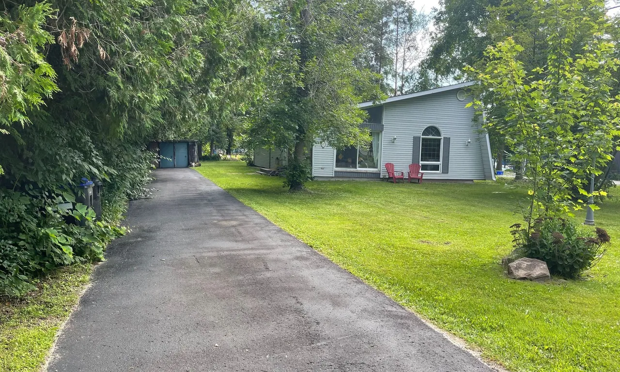 17 Poplar Cres, Ramara, ON L0K 1B0