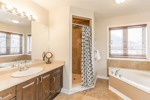 11 OAKMONT Ave, Oro-Medonte, ON L0L 2L0