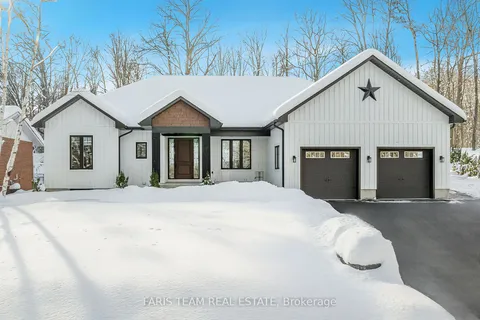 1532 Champlain Rd, Tiny, ON L9M 0C1