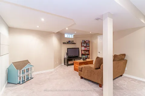 20 Hemlock Crt, Barrie, ON L4N 9N5