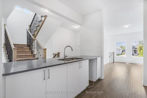 327 Quebec St, Clearview, ON L0M 1S0