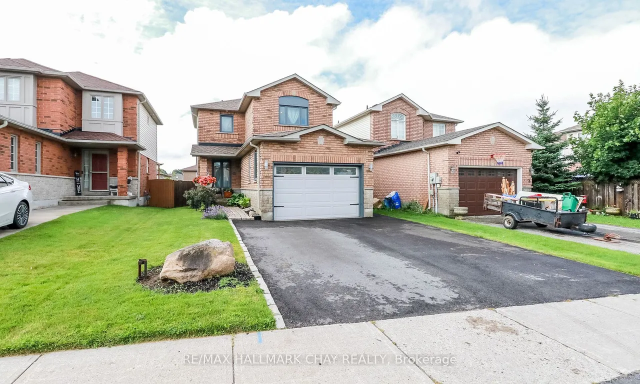 7 Hemlock Crt, Barrie, ON L4N 9N5