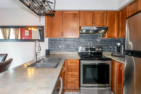 7 Hemlock Crt, Barrie, ON L4N 9N5