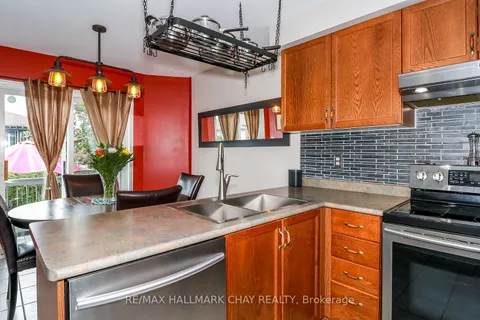 7 Hemlock Crt, Barrie, ON L4N 9N5