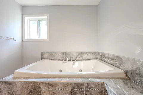 29 Melville Crt, Oro-Medonte, ON L0L 2E0