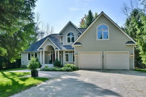 21 Forest Dr, Collingwood, ON L9Y 4W5