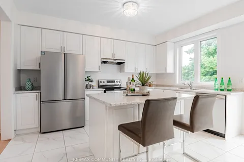 91 Nottingham Rd, Barrie, ON L9J 0L3