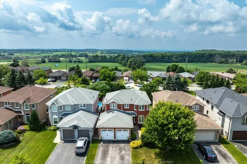 28 Black Willow Dr, Barrie, ON L4N 9M1
