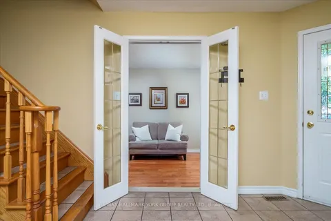 28 Black Willow Dr, Barrie, ON L4N 9M1