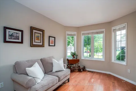 28 Black Willow Dr, Barrie, ON L4N 9M1