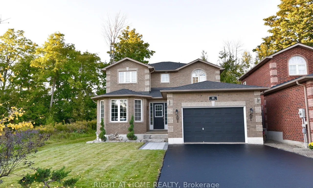 16 PRINCE EDWARD Pl, Barrie, ON L4M 7J5