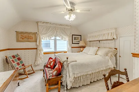 63 Nelson St, Barrie, ON L4M 4K1