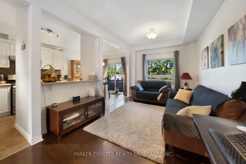 22 Claudio Cres, Barrie, ON L4N 6L5