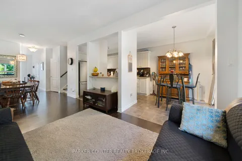 22 Claudio Cres, Barrie, ON L4N 6L5