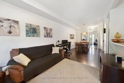 22 Claudio Cres, Barrie, ON L4N 6L5