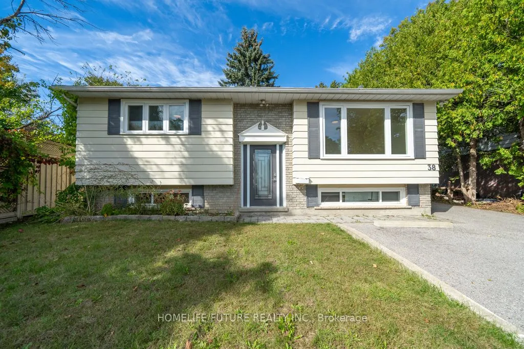38 Bernick Dr, Barrie, ON L4M 2V5