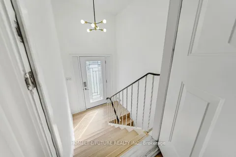 38 Bernick Dr, Barrie, ON L4M 2V5