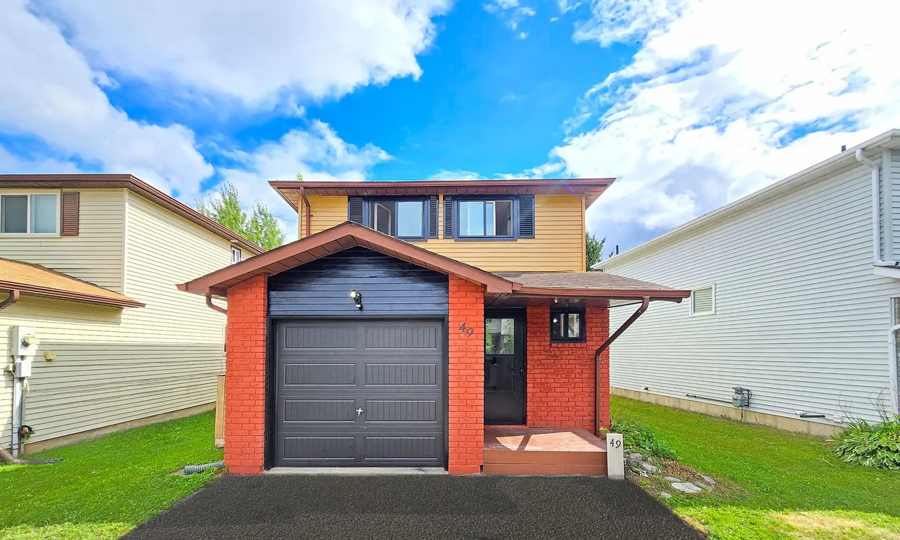49 Corbett Dr, Barrie, ON L4M 5V6