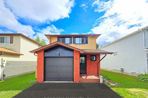 49 Corbett Dr, Barrie, ON L4M 5V6