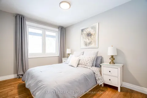 15 Parklane Crt, Tiny, ON L9M 0J1