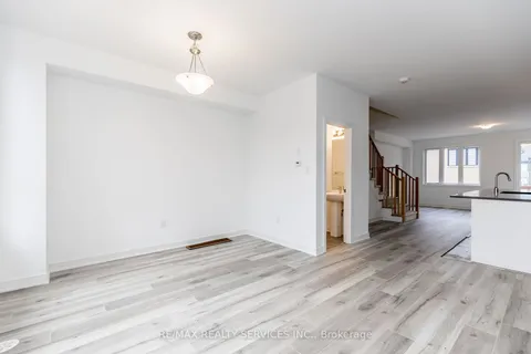 61 Red Maple Lane, Barrie, ON L9J 0N8
