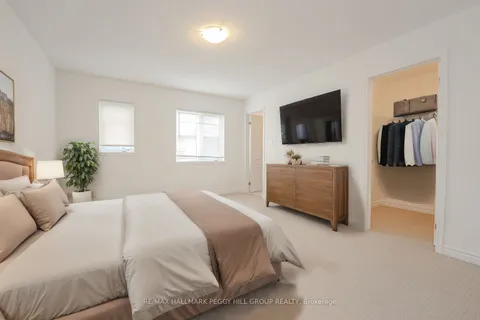88 Village Gate Dr, Wasaga Beach, ON L9Z 0G3