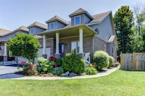 111 Chamberlain Cres, Collingwood, ON L9Y 0E6
