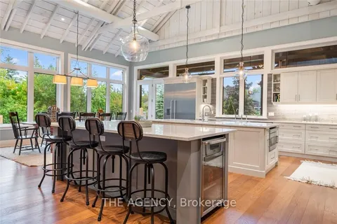 4 Buckingham Blvd, Collingwood, ON L9Y 3Y9