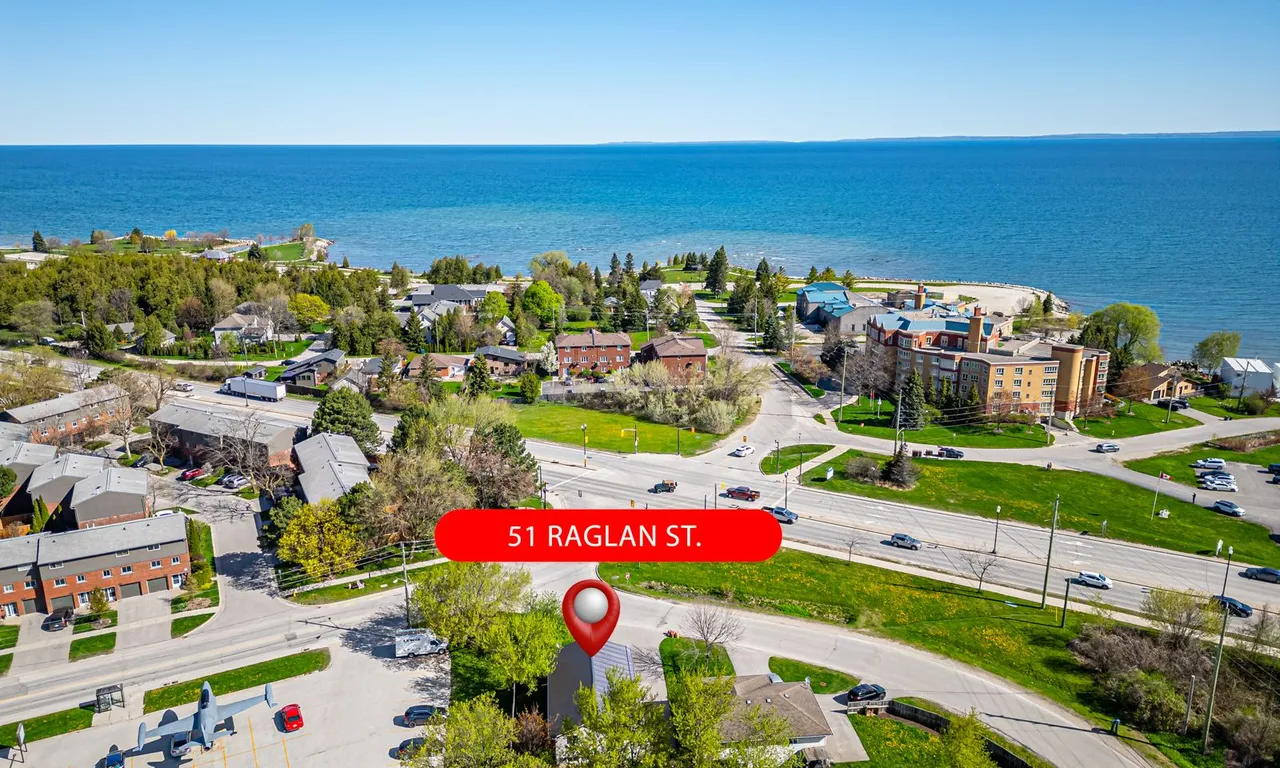 51 Raglan St, Collingwood, ON L9Y 4Y6