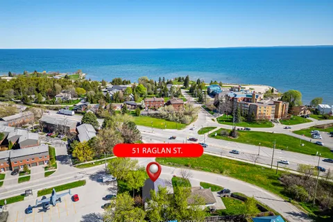 51 Raglan St, Collingwood, ON L9Y 4Y6