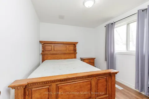 51 Raglan St, Collingwood, ON L9Y 4Y6