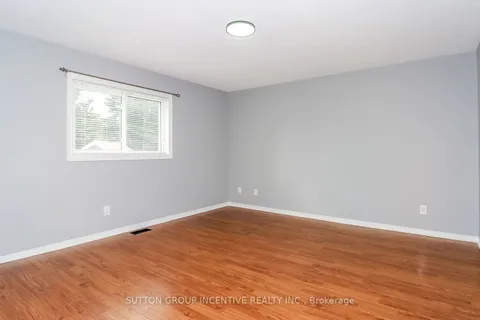 4 ACORN Cres, Wasaga Beach, ON L9Z 1B7
