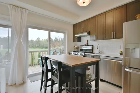 9 Deneb St, Barrie, ON L4M 0K6