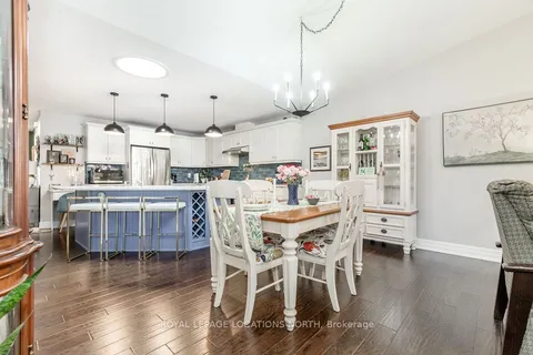 130 New York Ave, Wasaga Beach, ON L9Z 3A8
