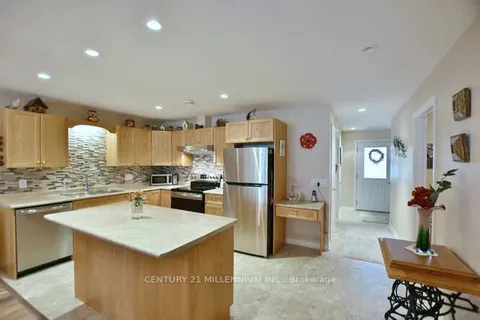 138 Meadow Lane, Wasaga Beach, ON L9Z 0A4