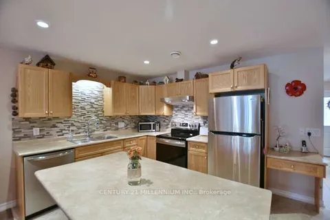 138 Meadow Lane, Wasaga Beach, ON L9Z 0A4