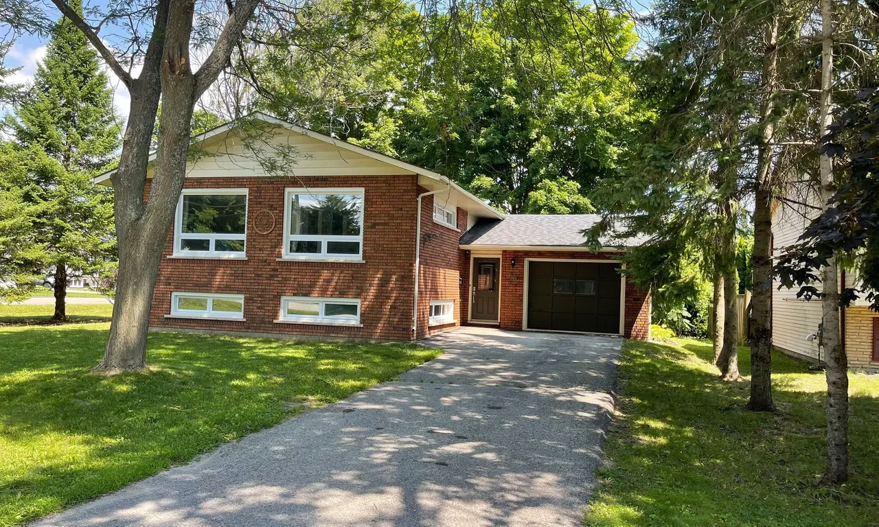66 Second St, Orillia, ON L3V 4B4