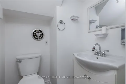 198 Barrie Rd, Orillia, ON L3V 2R3
