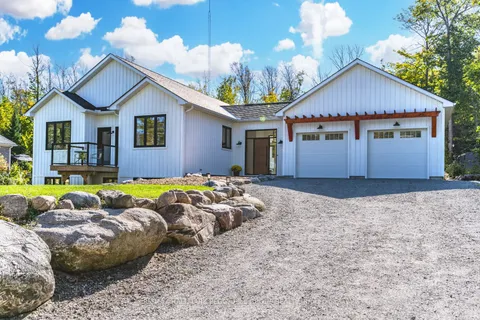 1722 Champlain Rd, Tiny, ON L9M 0C1