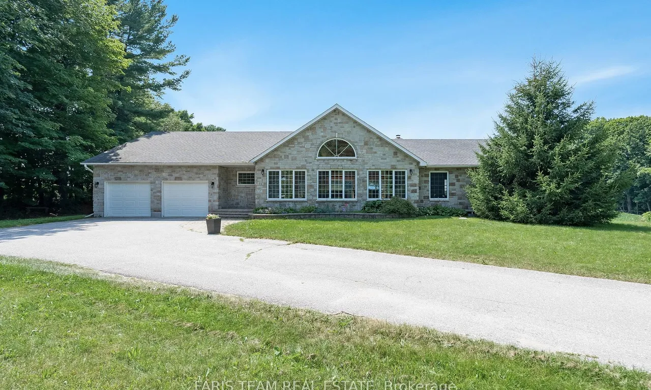2140 Old Second Rd, Springwater, ON L4M 4Y8