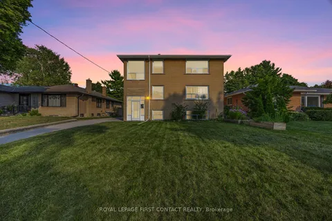 137 Vancouver St, Barrie, ON L4M 4M5