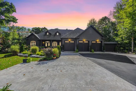 2248 Elana Dr, Severn, ON L3V 0C2