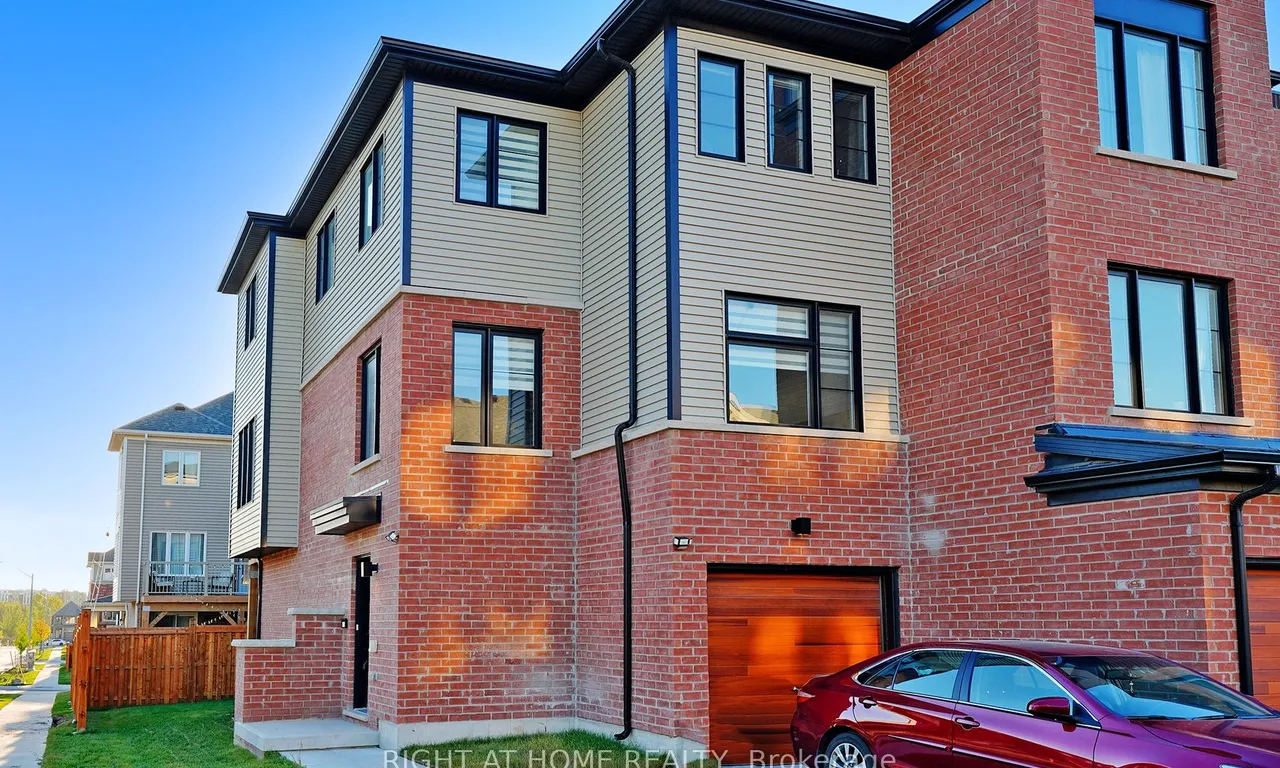 39 Hay Lane, Barrie, ON L9J 0T8
