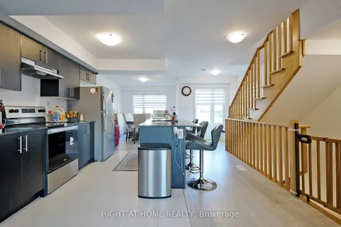 39 Hay Lane, Barrie, ON L9J 0T8